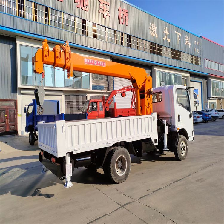 洪洞县三轮随车吊定制 农用改装机自备吊中瑞长期出售